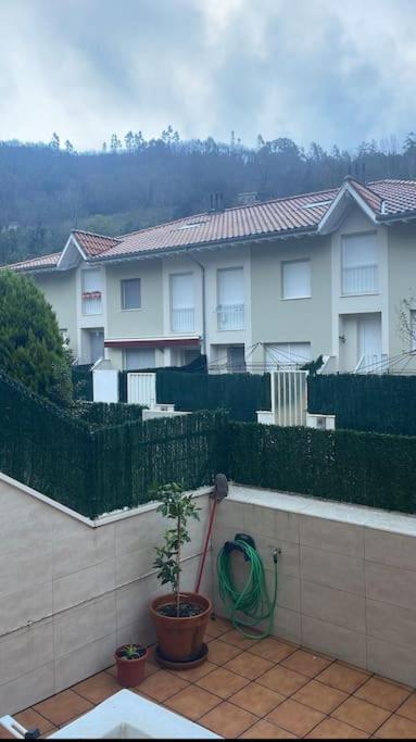 Casa En La Montana Con Piscina De Temporada Villa Arredondo Екстериор снимка